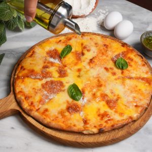 Dört Peynirli Pizza